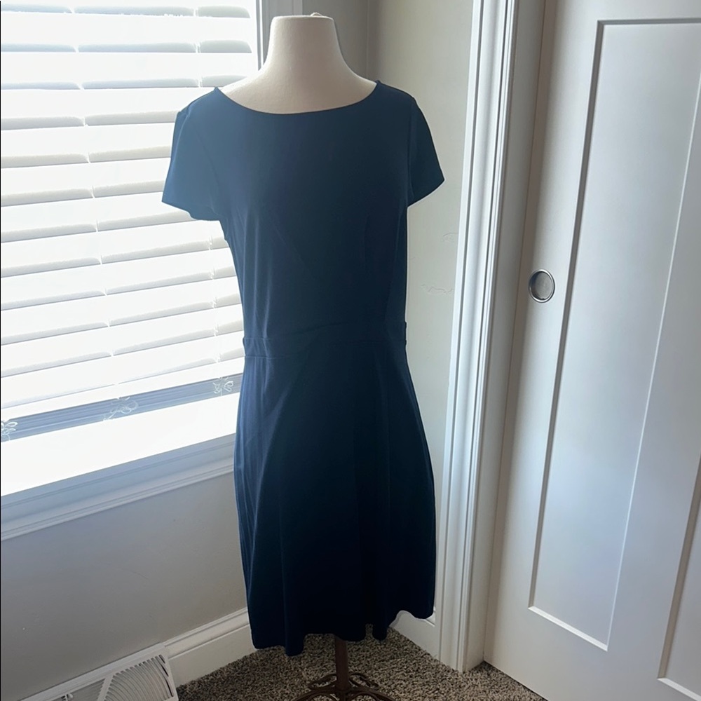 Brooks Brothers Blue Sheath Dress Short Sleeve Crew Neck Size 8